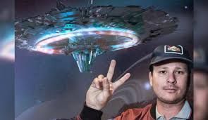 Marina estadounidense da la razón a ex vocalista de "Blink-182": Los ovnis son reales