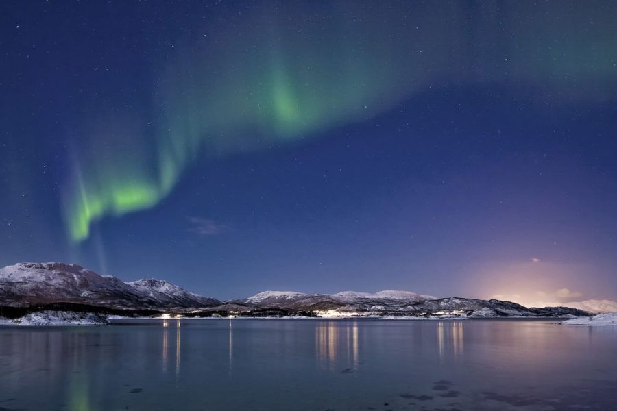 Uno de los fenómenos más extraños del Universo son las Auroras Boreales o Australes (depende si se las observa en el norte del planeta o en el sur). La aurora boreal es un fenómeno natural que sucede cuando las partículas solares chocan con el campo magnético de nuestro planeta.