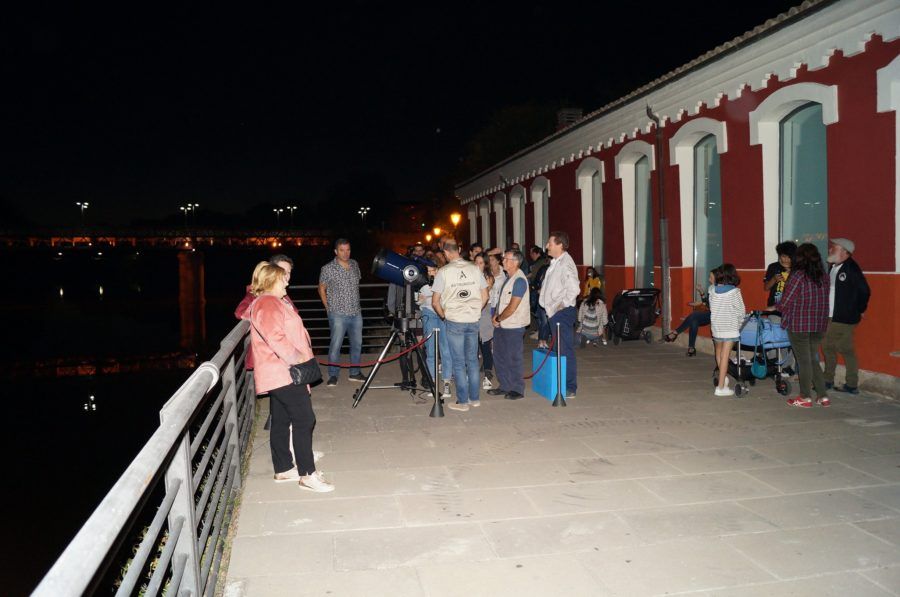 La Noche de Observación de la Luna en Logroño, España.