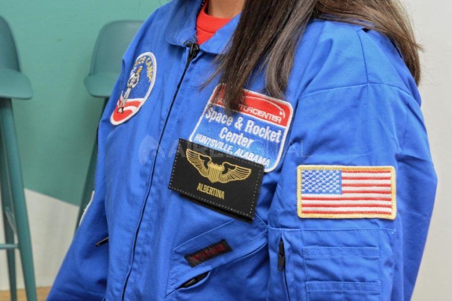 Uno de los uniformes que usaron durante el campamento de la Nasa. Foto: Gonzalo Gorosito.
