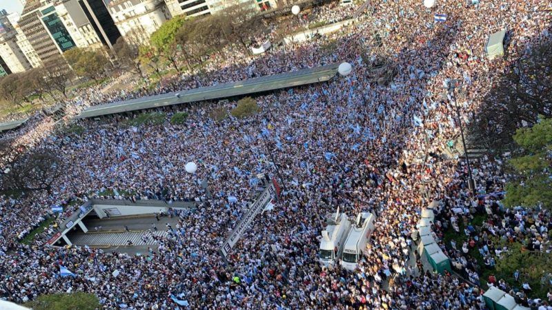 Macri cerró las marchas del "Sí se puede": "El 27 es la elección real" y "se da vuelta"