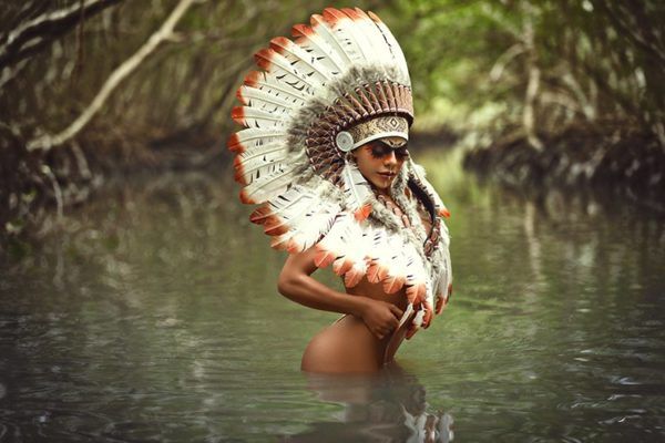 Suzy Cortez visita el amazonas con un bikini infartante