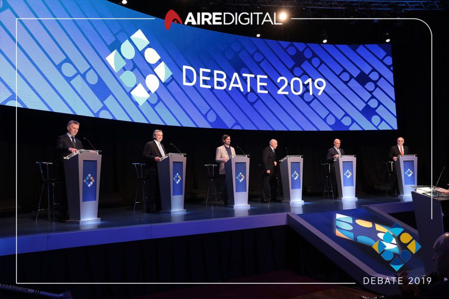 Con la participación de los candidatos de todos los partidos políticos se llevó a cabo el domingo el segundo debate presidencial en la Facultad de Derecho de la Ciudad Autónoma de Buenos Aires.