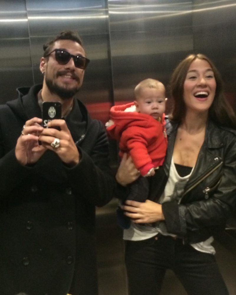 Una postal del recuerdo: Daniel, Jimena y el pequeño Momo