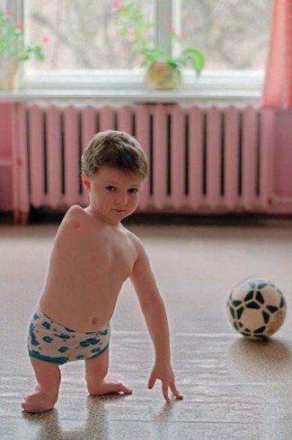 La dura historia de Igor, el bebé abandonado de Chernobyl que hoy es papá