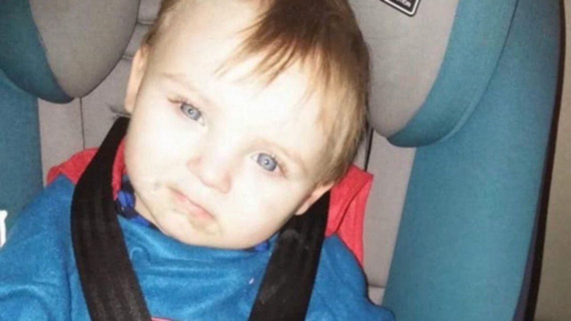 Nuevo caso Madeleine McCann: detuvieron a la mamá de Noah Tomlin tras su desaparición