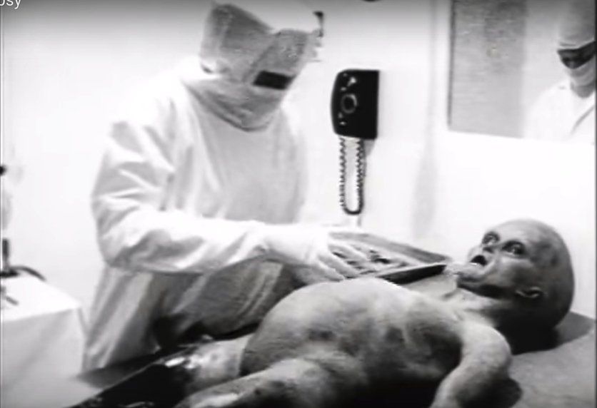 La historia del extraterrestre de Roswell, la farsa más grande de la ufología