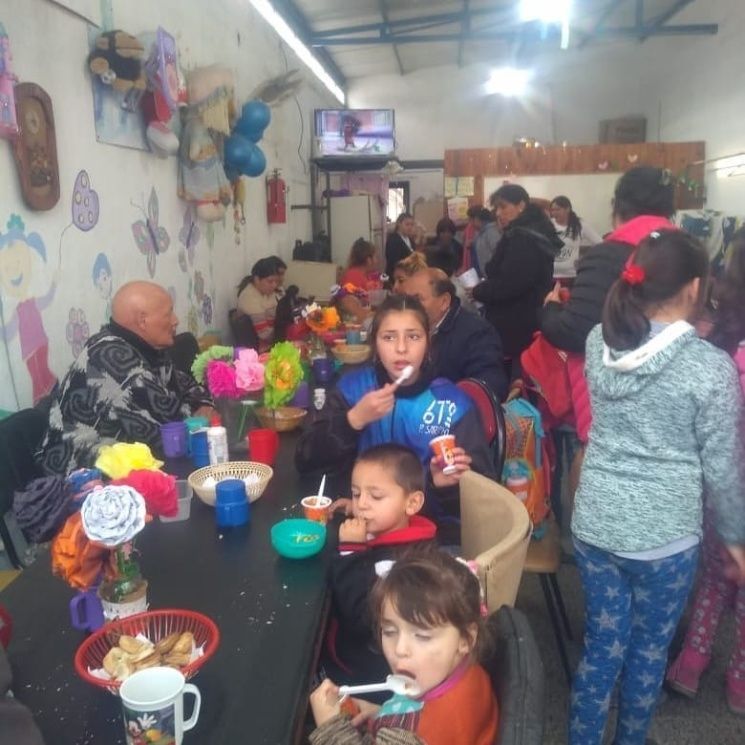 Charlotte Caniggia plantó a los chicos de su sueño en Córdoba