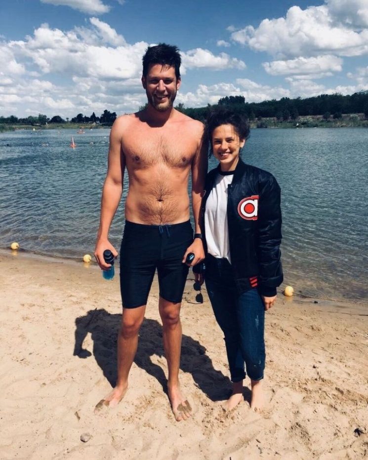 Se conocieron fotos del hermano súper fachero de Paula y Delfina Chaves