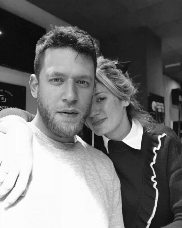 Se conocieron fotos del hermano súper fachero de Paula y Delfina Chaves