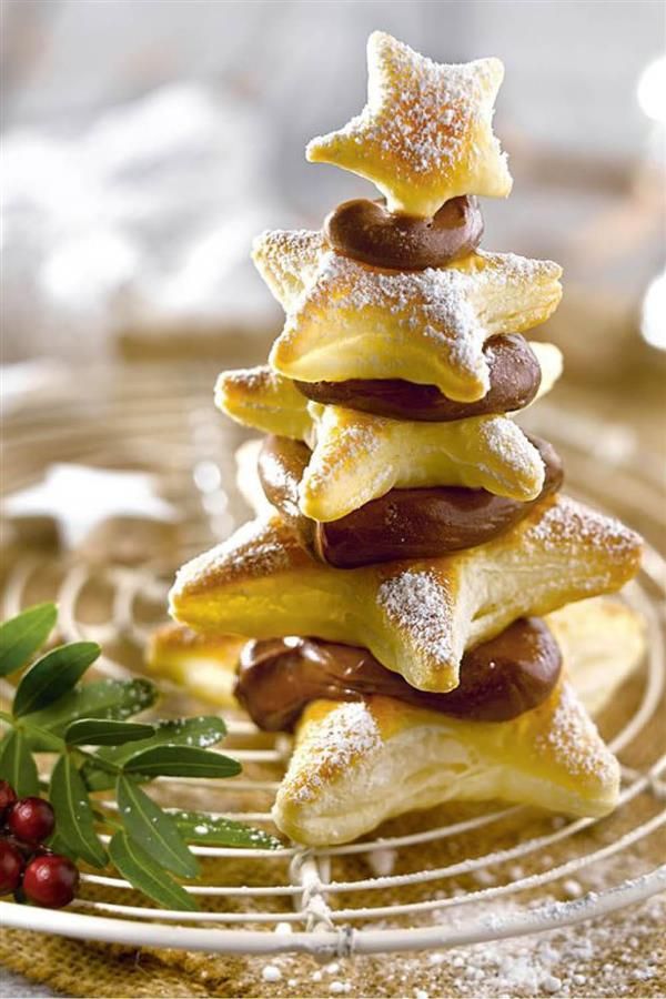 arbol de navidad de hojaldre y crema de cacao. Ãrbol de Navidad de hojaldre y crema de cacao