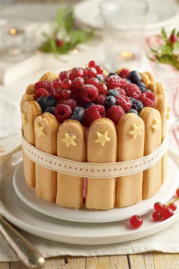 postre navideno charlota frutos rojos. Charlota de frutos rojos
