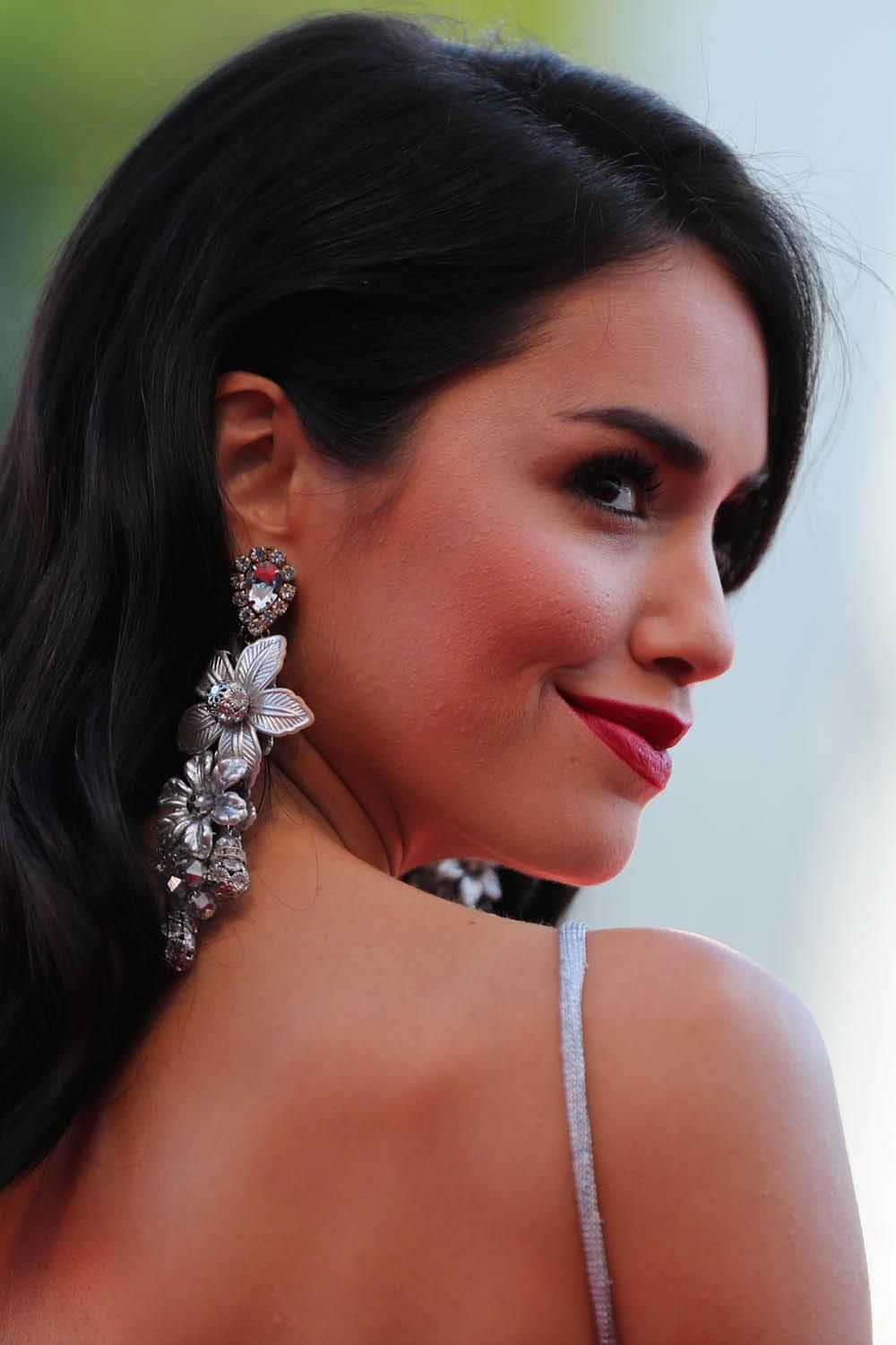 pendientes grandes Lali Esposito. Flores