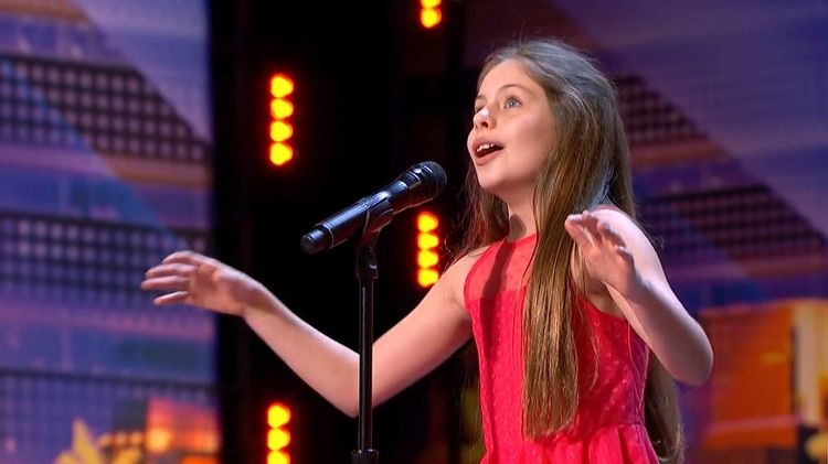 Una niña de 10 años participó en "America's Got Talent" y lo que hizo con su voz provocó una ovación mundial