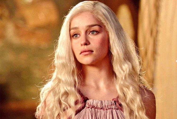 Emilia Clarke se desnudó en los primeros episodios de la serie de HBO (Foto: Archivo)