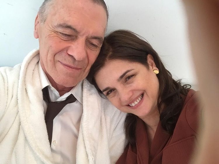 En el rodaje de “Sola” participan entre otros: Araceli González, Fabián Mazzei, Miguel Ángel Solá, Mariano Martínez, Luis Machín, Monica Antonopulos y Griselda Sanchez.