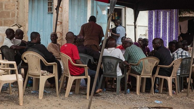 Familiares se reunieron para despedir a Hussein (AFP)