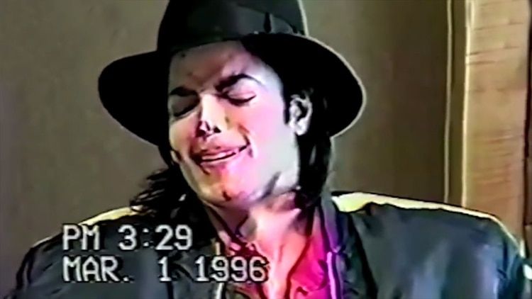 Michael Jackson aparece riÃ©ndose y bostezando cuando se le pregunta sobre su conducta sexual