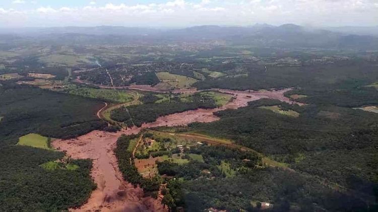 Una joven de Nova Lima, de ââ17 aÃ±os, dijo que su padre âescapÃ³ de morirâ en medio del caos (Foto: Cuerpo de Bomberos / DivulgaciÃ³n)