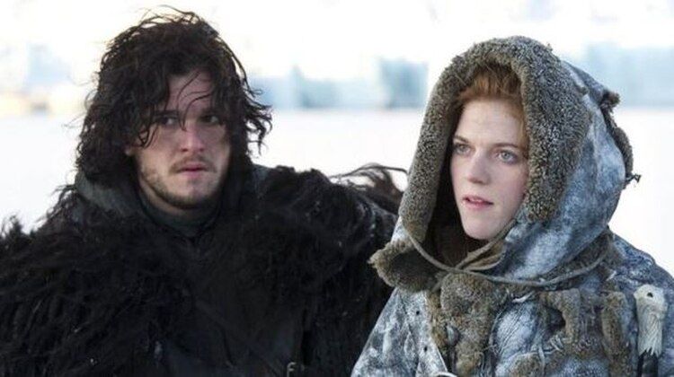 Kit Harington junto a si esposa Rose Leslie en Game of Thrones