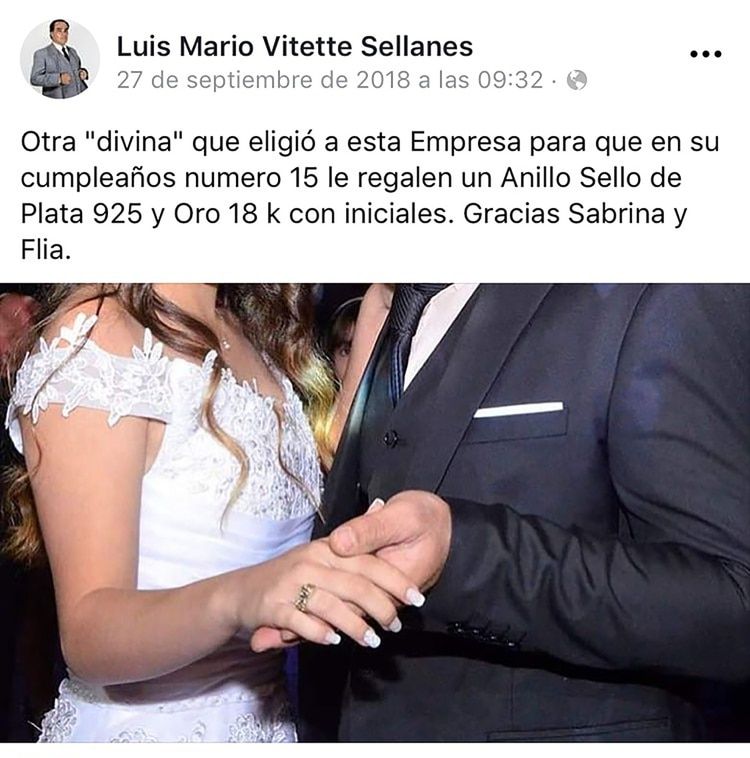 Los posteos que hace en su Facebook sobre los clientes de su joyería