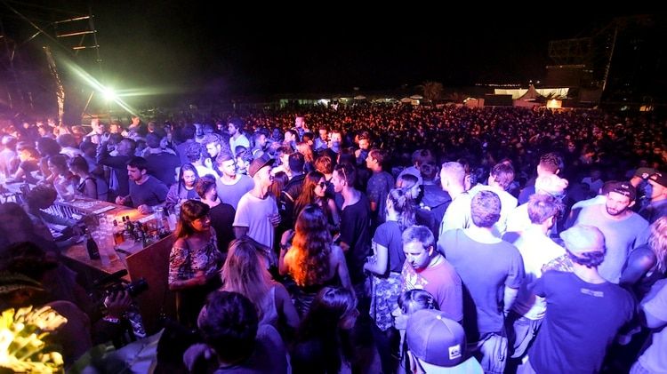 Los “afters” clandestinos surgen según los investigadores como eventos que se organizan a partir de los anuncios de las fiestas electrónicas legales (Christian Heit)