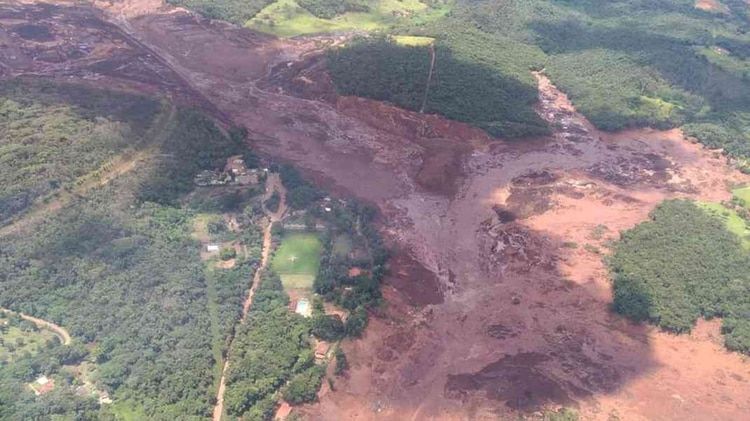 La tragedia sucediÃ³ en la localidad de Brumadinho, a 60 kilÃ³metros de Belo Horizonte, la capital de Minas (Foto: Cuerpo de Bomberos / DivulgaciÃ³n)