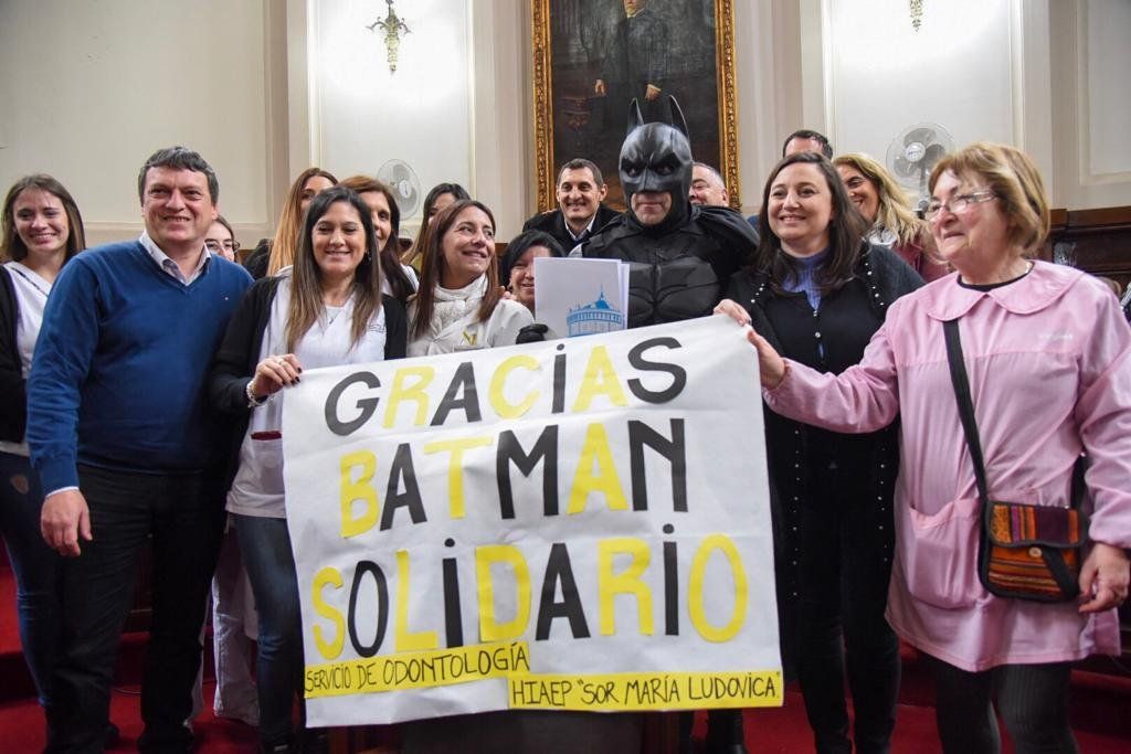 Resultado de imagen para Batman Solidario