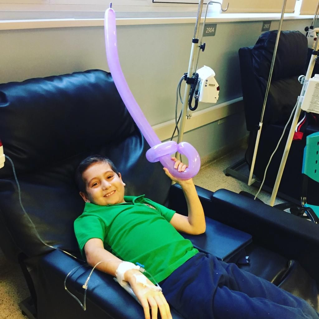 Nacho haciendo el tratamiento ambulatorio en el Hospital de NIños de La Plata.