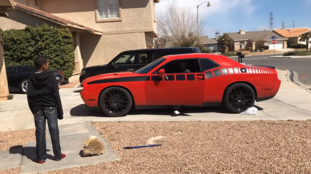 El golpe de gracia: le pasó con el auto por encima (Imagen. Captura YouTube Tre Cosby).