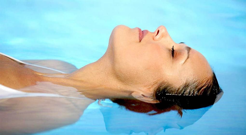 Además de traer numerosos beneficios, hacer yoga acuático favorece la circulación sanguínea y es el camino directo hacia la máxima relajación. (Aguas Cordobesas) Además de traer numerosos beneficios, hacer yoga acuático favorece la circulación sanguínea y es el camino directo hacia la máxima relajación. (Aguas Cordobesas)