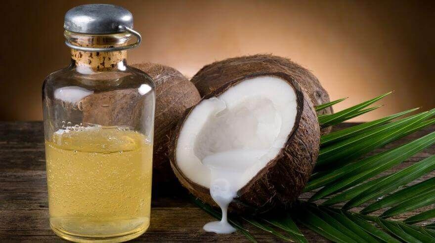 Coco y aceite de coco.