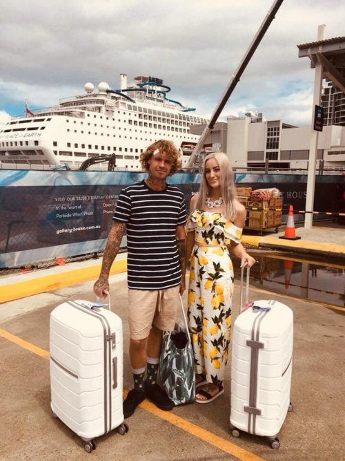 Pagan su boda de ensueño en una isla privada con latas de reciclaje