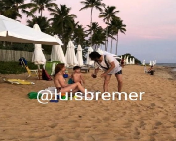 Agustina Kämpfer está de vacaciones en Brasil y no dudó en hacer topless en la playa