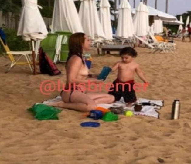 Agustina Kämpfer está de vacaciones en Brasil y no dudó en hacer topless en la playa