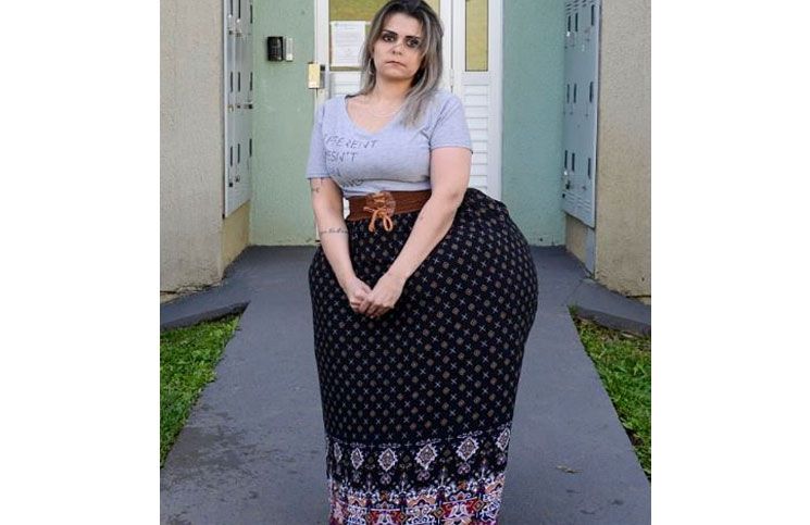 Karina no puede trabajar por su condición.