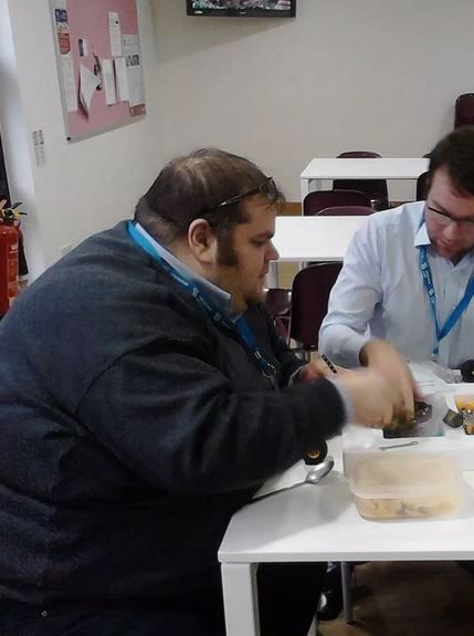 Se refugiaba en la comida