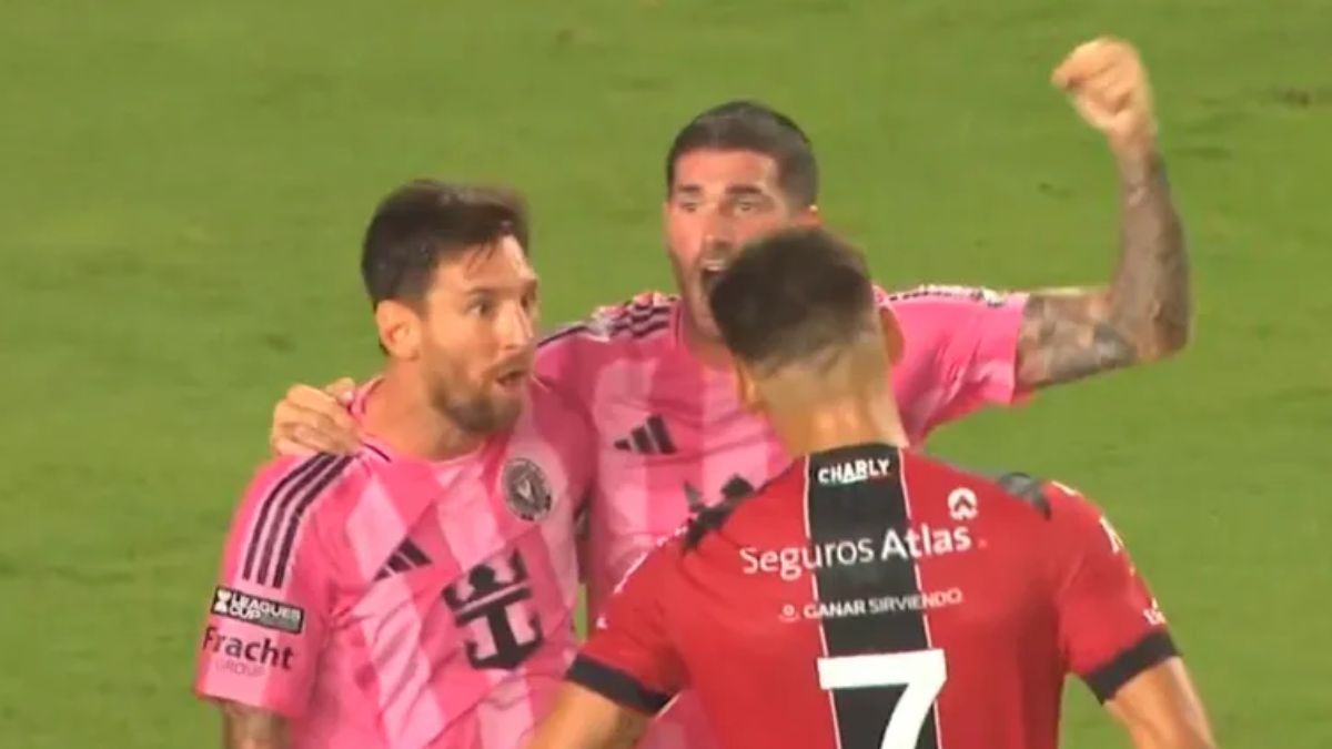 Se enojó Messi y le festejó el gol en la cara a un rival: ¡Andá a buscar el segundo!
