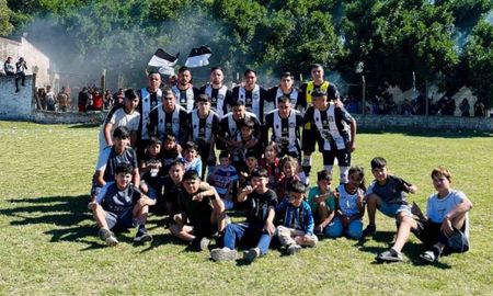 Deportivo Santa Rosa se quedó con el cupo a la final por el segundo ascenso. Foto: Leila Acevedo. Deportivo Santa Rosa se quedó con el cupo a la final por el segundo ascenso. Foto: Leila Acevedo.