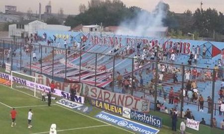 por incidentes fuera del estadio, se suspendio arsenal-aldosivi por incidentes fuera del estadio, se suspendio arsenal-aldosivi