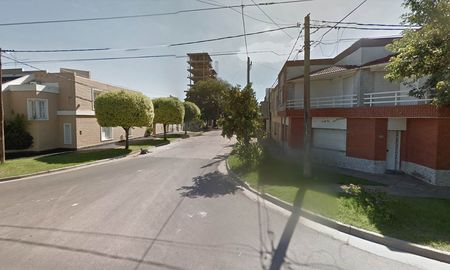 El murciélago apareció en calle Córdoba al 1200, en Candioti Norte. El murciélago apareció en calle Córdoba al 1200, en Candioti Norte.