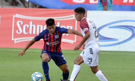 Domínguez no contará con el defensor Gonzalo Piovi ni con el delantero Nicolás Leguizamón, ambos lesionados. El historial por torneos de liga registra 81 enfrentamientos, con 33 victorias de San Lorenzo, 24 de Colón y 24 empates. Domínguez no contará con el defensor Gonzalo Piovi ni con el delantero Nicolás Leguizamón, ambos lesionados. El historial por torneos de liga registra 81 enfrentamientos, con 33 victorias de San Lorenzo, 24 de Colón y 24 empates.