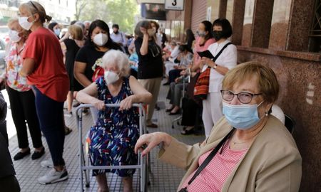 La diputada Celia Arena presentó un proyecto para que se implemente la gratuidad del boleto de colectivos para personas mayores. La diputada Celia Arena presentó un proyecto para que se implemente la gratuidad del boleto de colectivos para personas mayores.