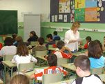 Es un programa destinado a ayudar a familias que envían a sus hijos a establecimientos educativos de los niveles inicial, primario y secundario. Es un programa destinado a ayudar a familias que envían a sus hijos a establecimientos educativos de los niveles inicial, primario y secundario.