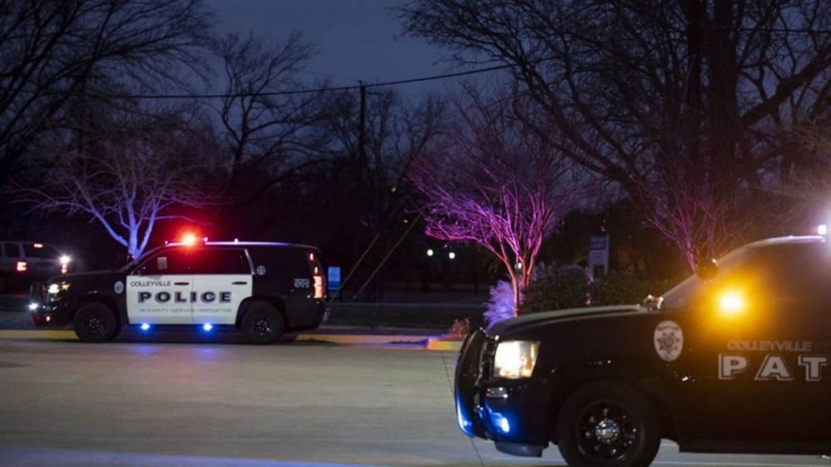 La toma se produjo durante un servicio religioso que estaba siendo emitiendo en vivo por Facebook