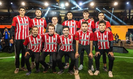 Sergio Verdirame es el entrenador de Aniquiladores FC en la Kings League, el torneo amateur organizado por Gerard Piqué e Ibai. Sergio Verdirame es el entrenador de Aniquiladores FC en la Kings League, el torneo amateur organizado por Gerard Piqué e Ibai.