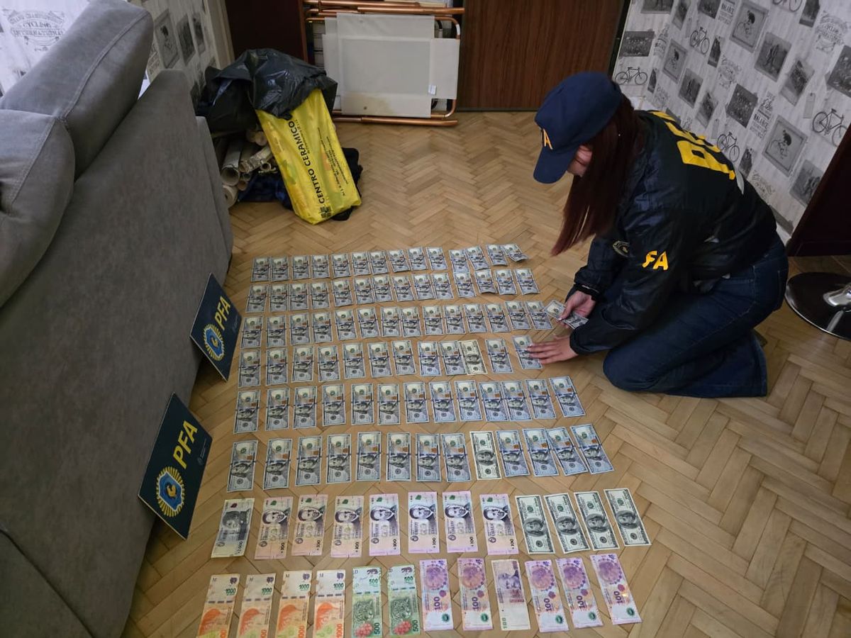 Luis Fernández Albín fue detenido el jueves en un departamento del barrio porteño de Flores donde la Policía Federal secuestró una importante suma de dinero. Luis Fernández Albín fue detenido el jueves en un departamento del barrio porteño de Flores donde la Policía Federal secuestró una importante suma de dinero.