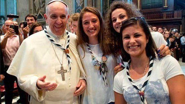 Papa Francisco da gracias a las mujeres por hacer “una sociedad más humana”