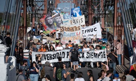 La medida deberá ser debatida por universidades de todo el país. La medida deberá ser debatida por universidades de todo el país.