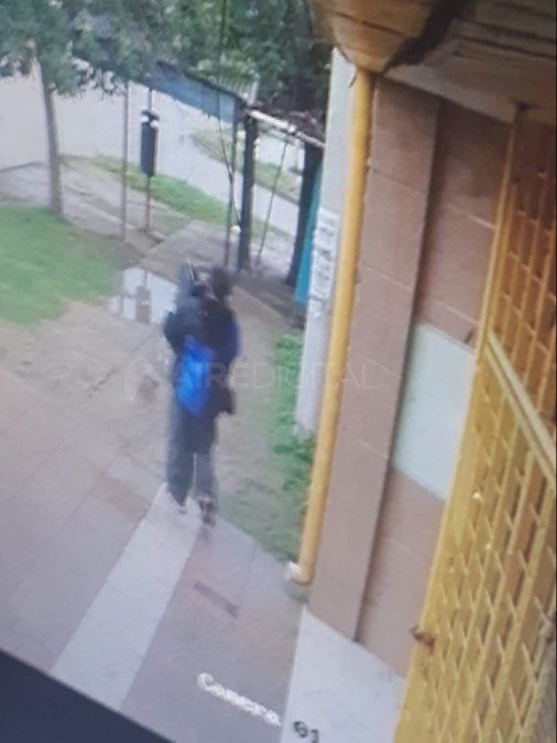 Ladrón robó vivienda en plena avenida y quedó registrado